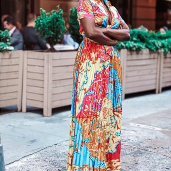 Tropical pleated dress - Picture 2 of 4